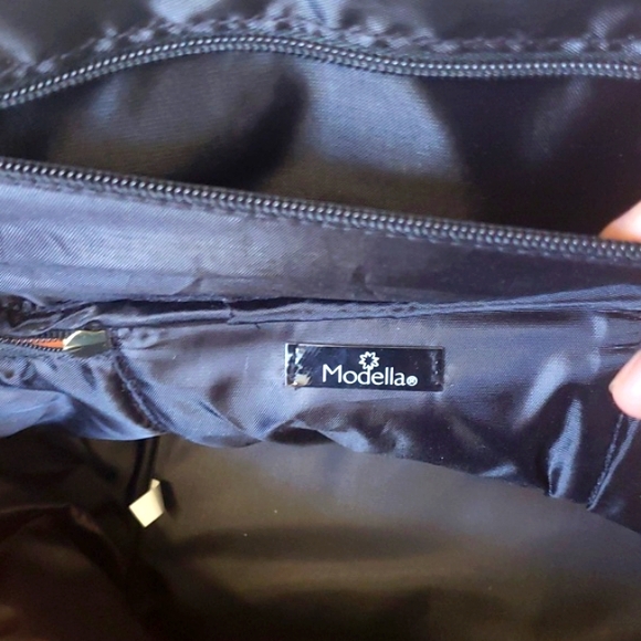 NWOT Modella Black Cosmetic Accessory Train Case in Quilted Geometric Design. - Picture 15 of 16